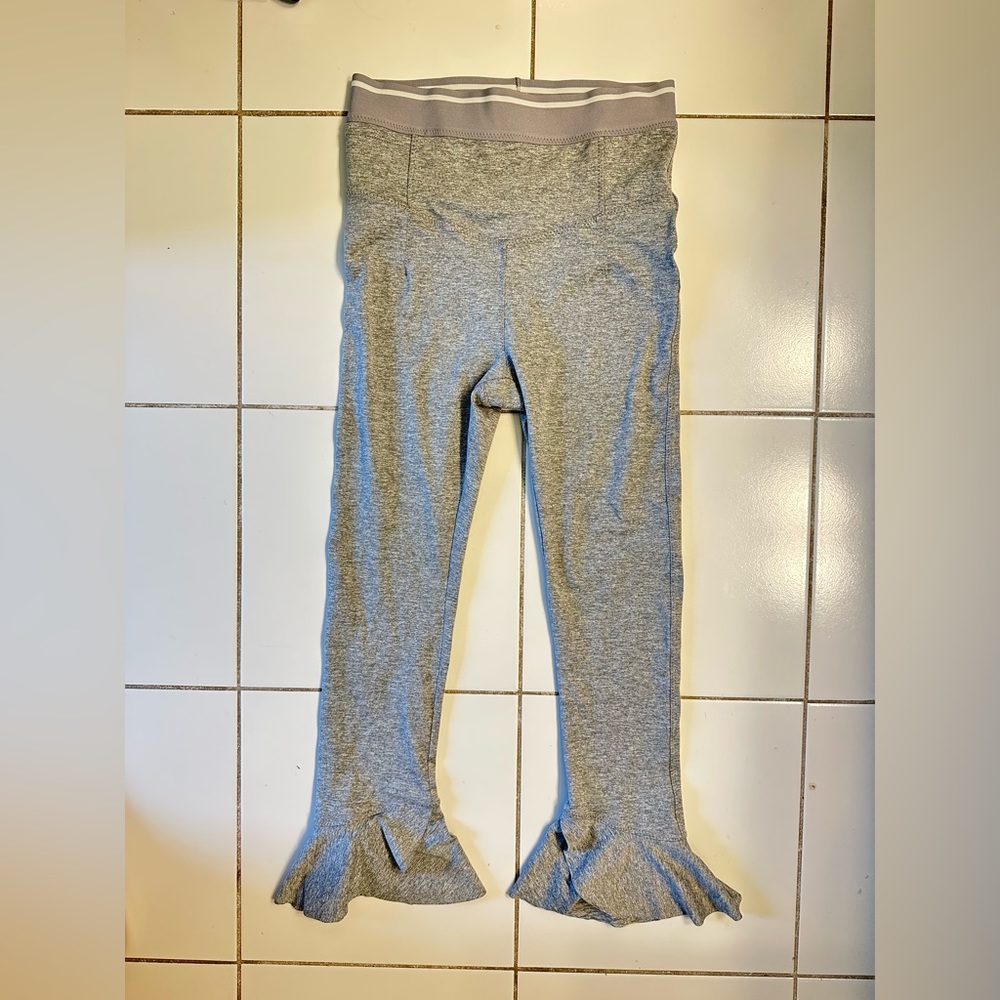 Free People Movement Gray Leggings with Ruffle detail (Never Worn!) Size S
